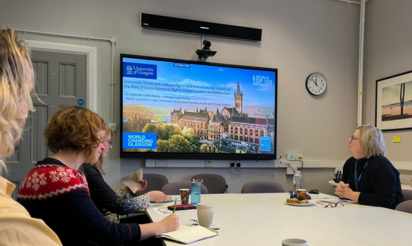 Amanda Cahill-Ripley delivers a lecture at the University of Glasgow.