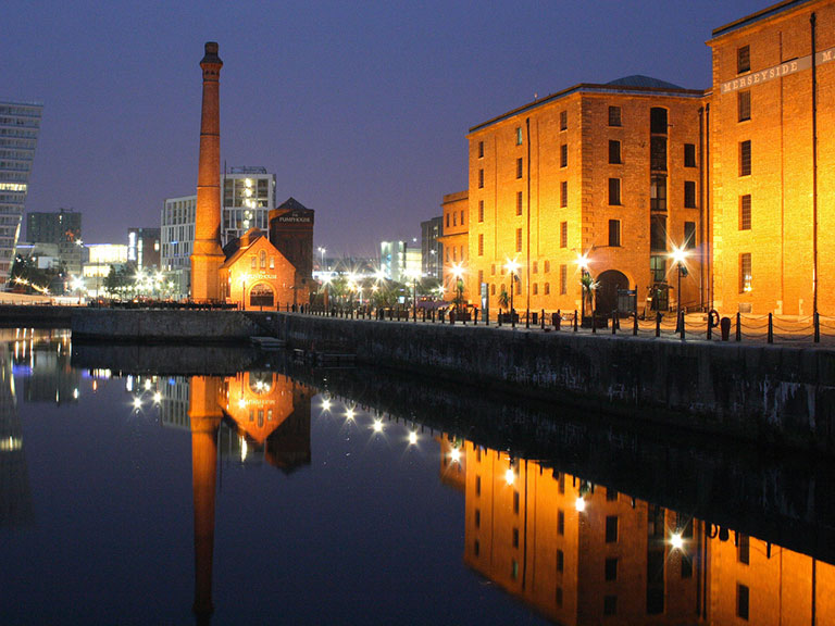 Albert Dock at night