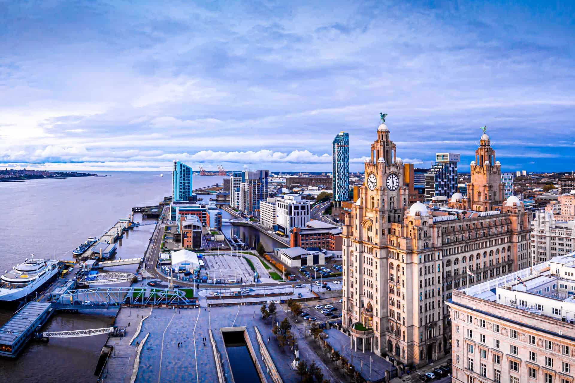 The waterfront of Liverpool featuring the historic Liverbuilding.