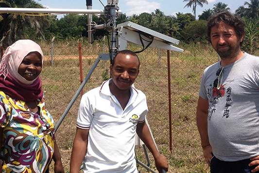 caminade_visiting_weather_station_Ifakara