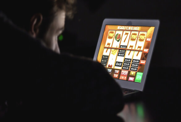 Online gambling - Fruit Machine